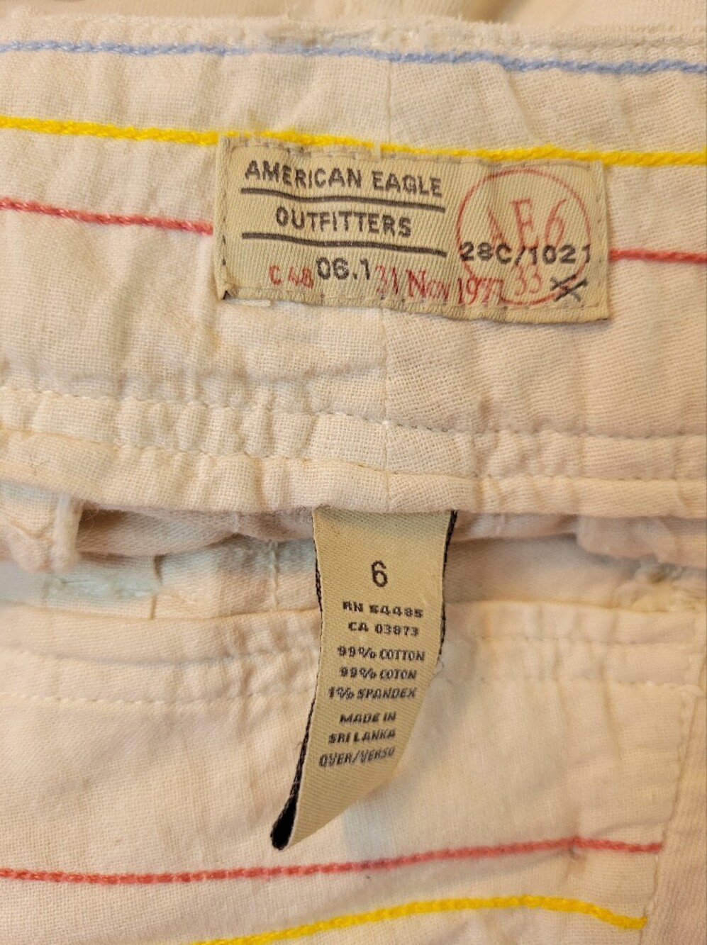 Vintage American Eagle Perfect Shorty Beige Shorts, Size 6 - Picture 6 of 6